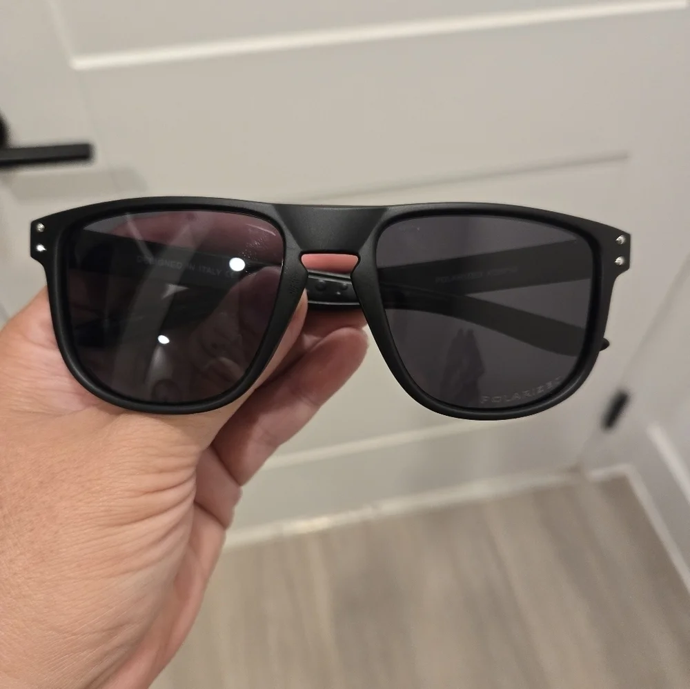 Unisex Unbranded Black Polarized Sunglasses Kd6790 Designed In Italy